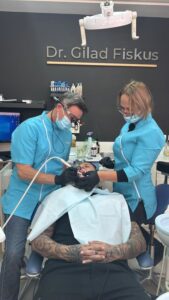 שיקום שיניים אחרי השתלות